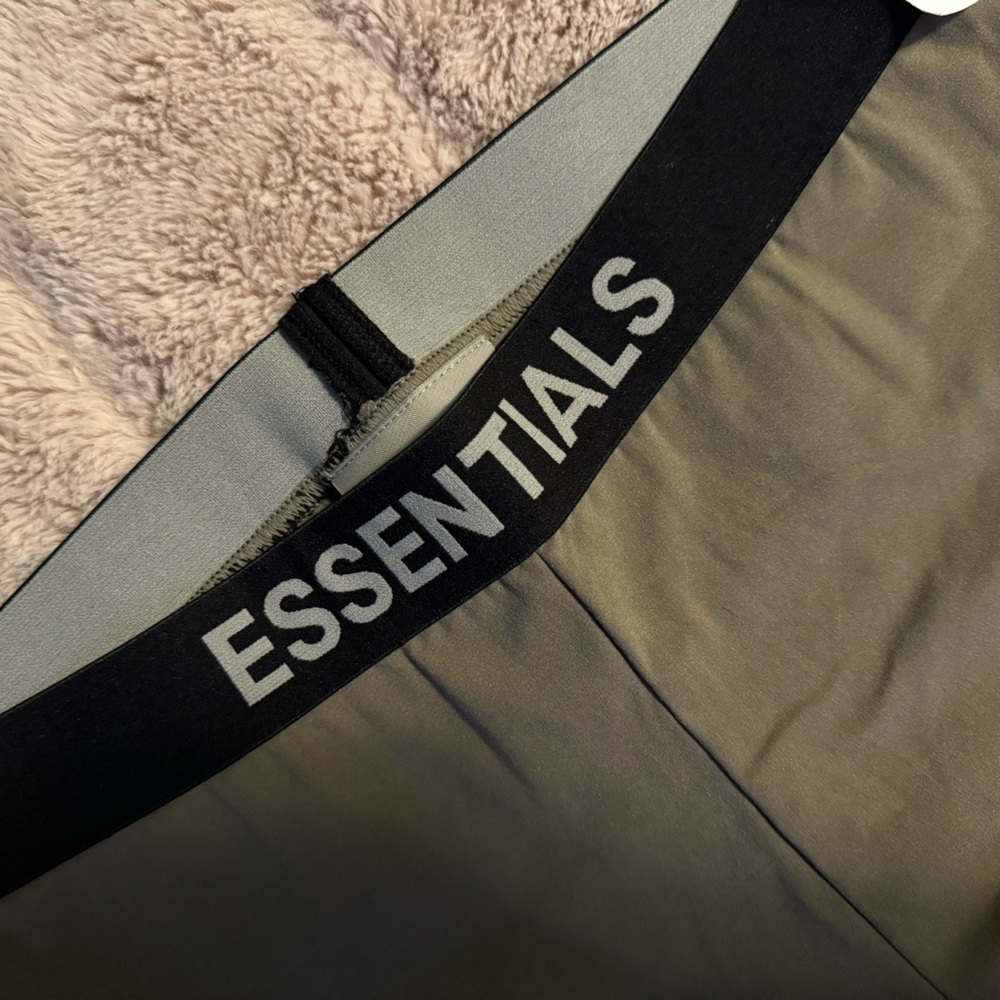 Fear of God Essentials Olive Green Leggings with Black Waistband - Picture 4 of 6